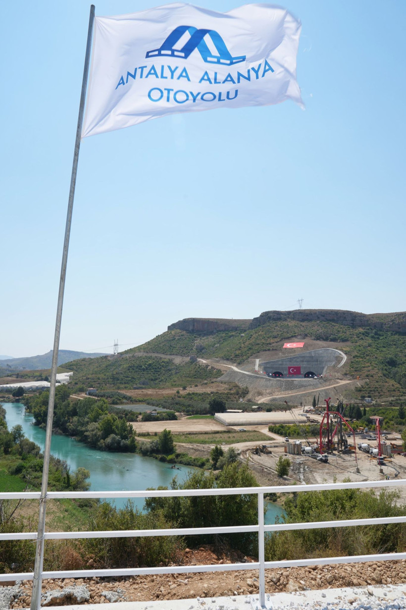 Yeni otoyol projesi için temel atma töreni